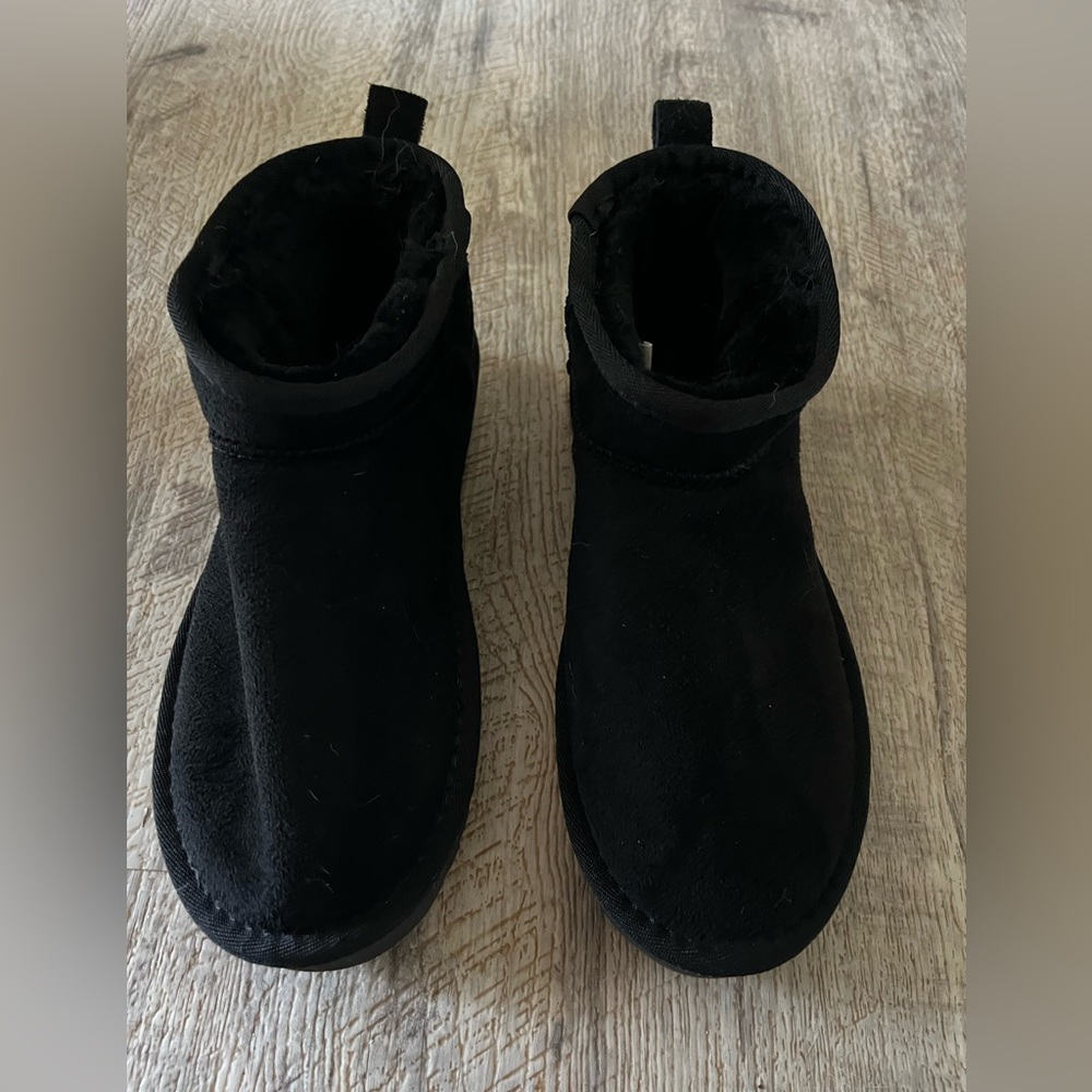 Cushionaire Suede Slip-on Boot